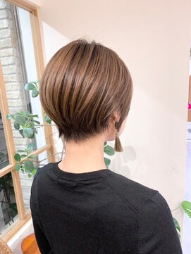 アーリア(aria) 首が長く見える?!ショートカット