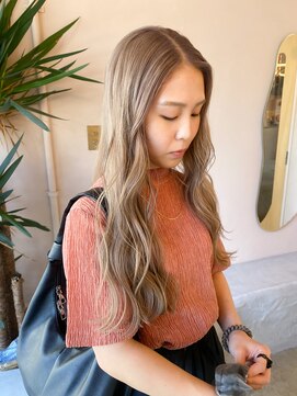 イル(iru) ベージュカラー