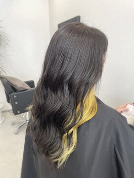 ニーラ バイ ニライカナイ 八幡宿店(Neela By Nirai Kanai) イヤリングカラー/黄色/イメチェン/前髪/白髪/アンブレラカラー