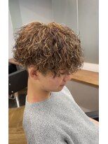 アレス バイ シカ 神戸三宮元町店(ALLES by Cica)&nbsp;複雑履歴茶金ハイライト波巻きパーマ