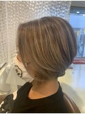 ハイライトカラー,ベージュ,前下がりショート,外国人風【草加】