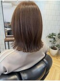 オリーブグレージュ×ぱっつんボブ