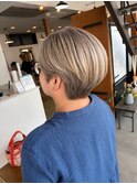 脱白髪染め×丸みショートボブ