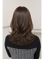 エル(LE)&nbsp;ミルクティーブロンドワンホンレイヤーダークブルー