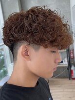 フィフス 天神大名(fifth)&nbsp;天神大名スペインカールツイストパーマフェードフリンジカット