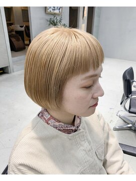 テトヘアー(teto hair) ミニボブ.金髪.ブロンド.ホワイトブロンド.ワイドバング