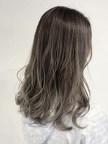 ニーイチイチ(211)&nbsp;似合わせカットイメチェン/ホワイトグレージュ×バレイヤージュ