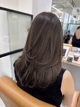 ネモネ バイ ミリー 梅田茶屋町(nemone by milly) ブリーチなし美人美髪レイヤーロンググレーベージュ【梅田】