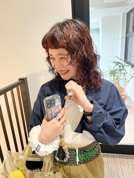 ナループロア ハチ(Nalu pu loa hachi) ウルフパーマ/ウェーブパーマ