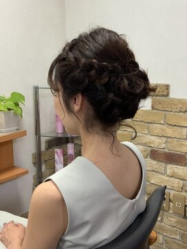 美容室シュガー ゆるふわアップスタイル