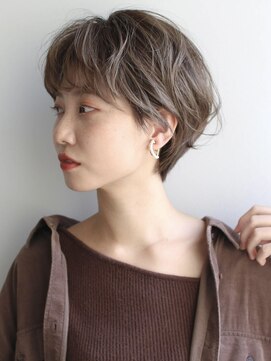 コエバイロゼオ(coe by Roseo) フェイスフレーミング×白髪ぼかしハイライトカラー