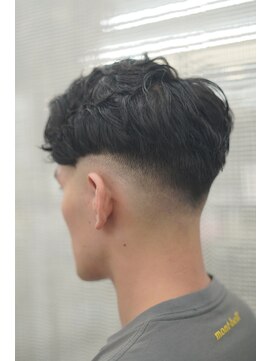 オブヘアーギンザ(Of HAIR GINZA) カット　パーマ　フェード　シェービング　ヘッドスパ