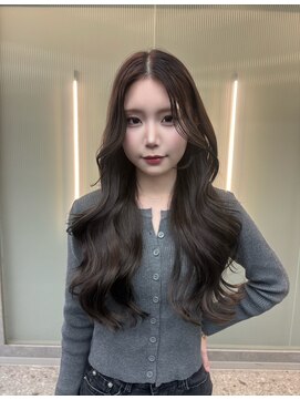 ボタン ハカタ(VOTAN hakata) 博多/センター分け/韓国ヘア/レイヤーカット/グレージュ/暗め