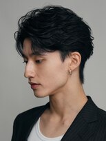 レタッチ バイ フィフス 天神大名(RETOUCH by fifth)&nbsp;天神大名フェザーパーマメンズカットセンターパート30代