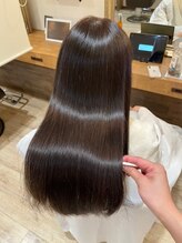 髪本来の強さを育み、艶としなやかさを叶える「バイカルテトリートメント」