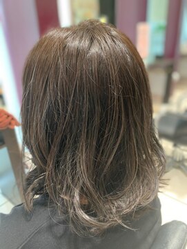 アプローズ(a proer.s) ツヤ、透明感のあるアッシュ系