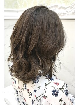 ティンク 関内(Tink) 大人極細ハイライト×ヌーディーベージュ/本山美幸