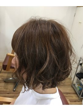 アトラクティヴ カット＋パーマ