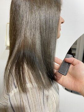 イロ(iro*) ☆似合わせ髪質改善ストレートオリーブベージュ