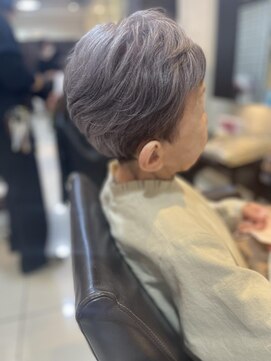 スティラ スムース 高田馬場(Stilla smooth) 白髪をグレイヘアに