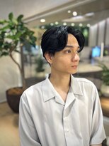 ウノプリールヴァモス(unopulir Vamos)&nbsp;長めセンターパートニュアンスパーマ刈り上げ無し