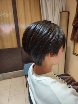 アウラニヘアーリゾート(AULANI Hair Resort) 耳だしショート