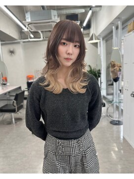 ティント 梅田(Tint) 【TOMOKI】インナーミルクティー/ロングウルフ《大阪梅田駅》