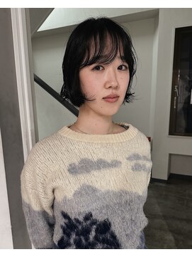 ロジ(loji) くせ毛みたいなミニボブパーマ〈鈴木〉