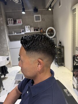 フランクスバーバーザスタンド(Frank’s barber the stand) サーフカール/スパイキーショート/フェザーパーマ/飯田橋S