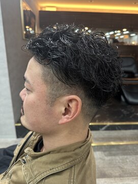 ツイストCカールパーマ×アップバング