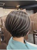 くびれショートボブ×艶髪グレージュハイライト