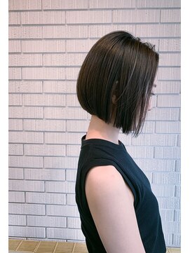 アン シュシュ(un chouchou) 切りっぱなしのミニボブ