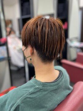 びゃんびゃん 浅水本店 刈上げストレートショート