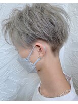 カモン(CAMON)&nbsp;[CAMON. ]#センターパート#シルバーグレージュ#ツイスト