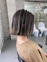 イキ 表参道(iki omotesando)&nbsp;モード/無造作ウェーブ/大人ガーリー[表参道駅]