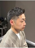 黒髪短髪 ビジネスフェードカット ワイルドアップバング