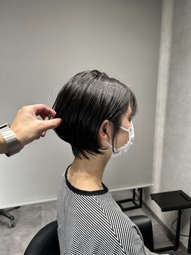 アクロマティック(Achromatic) おしゃれショートボブ