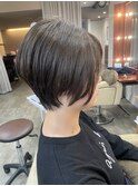前下がりショート×カーキベージュ