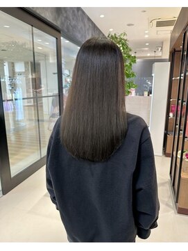 リリアン(rilliant U’s brilliant) ナチュラルストレート×シルクグレージュ
