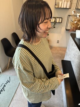 メデル(mederu) フェイスレイヤーウルフミディウルフレイヤー伸ばしかけ前髪あり