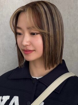 イリ 大阪(ili) ハイライトカラーミルクティーベージュレイヤーカット