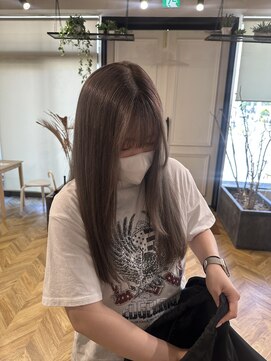 ヤテ(yate') グレージュ