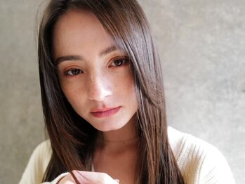 アレンヘアー 池袋店(ALLEN hair)の写真/≪池袋駅/再現性≫乾燥が気になる季節だから、ツヤと動きのある顔周りカットで差をつける！池袋駅徒歩5分♪