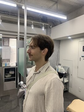 クロムトウキョウ ザ バーバー ネオン 新宿店(CHROM TOKYO the Barber ne/on) 毛流れセンターパート