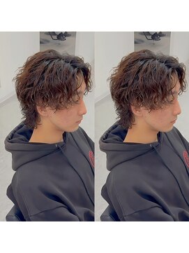 ブライト(BRIGHT) ツイストスパイラルパーマセンターパートウルフ