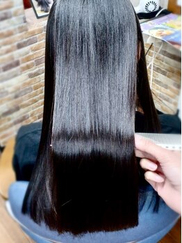 [土山/駐車場代負担]酸性ノンダメージストレートで傷んだ髪も手触りなめらか◎見違えるほどのサラツヤ髪に!