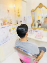美容室 ティンカーベル 刈り上げヘア