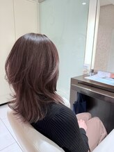 ヘア&エステ ヒロイン 西武池袋店 艶ボルドーブラウン×外ハネレイヤーロング