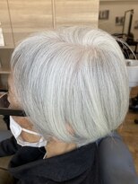 エリュシオンジョイ(Elysian JOY)&nbsp;グレーヘアーのグラデーションボブ