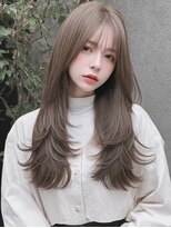 レア 新越谷(LEA) 柔らかロングレイヤー × ベージュブラウン